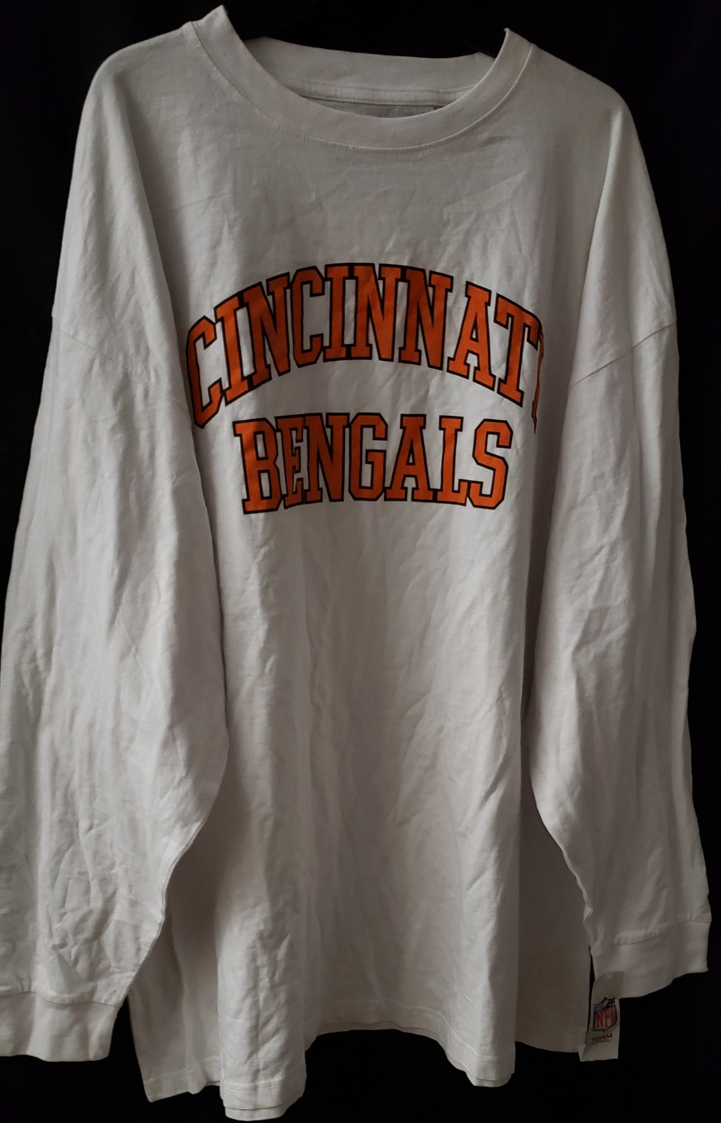 LONG SLEVE SHIRT WITH CINCINNATI BENGALS PRINT(3X)