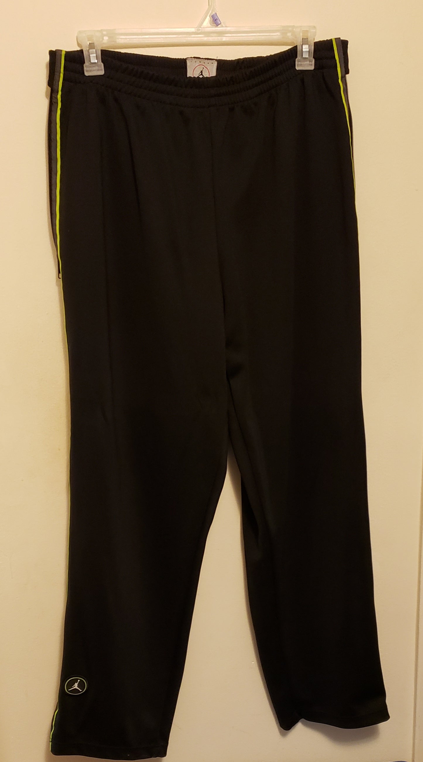Michael Jordan Vintage Basketball 2 Piece Track Suit Warm Up (XXL-TTG)