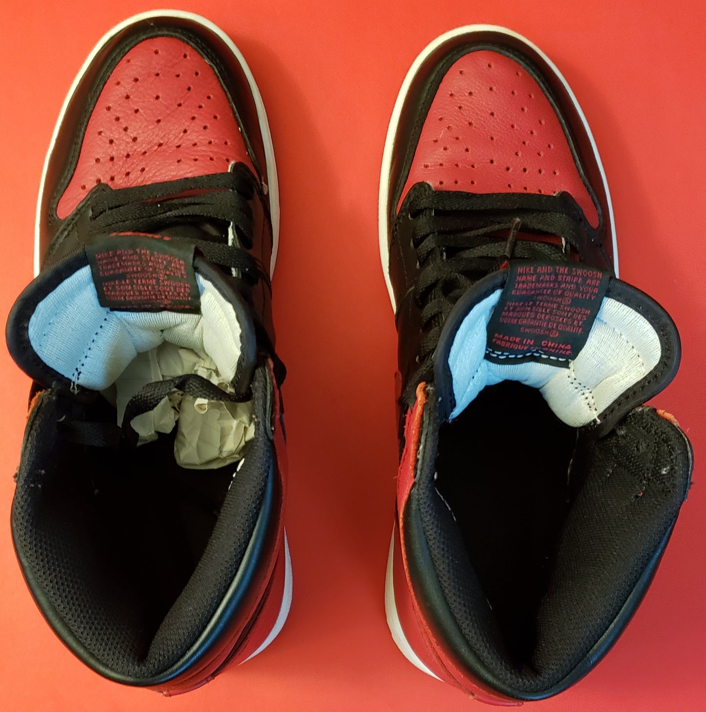 Air Jordan Retro 1 Bred Sneakers (VINTAGE-RARE)