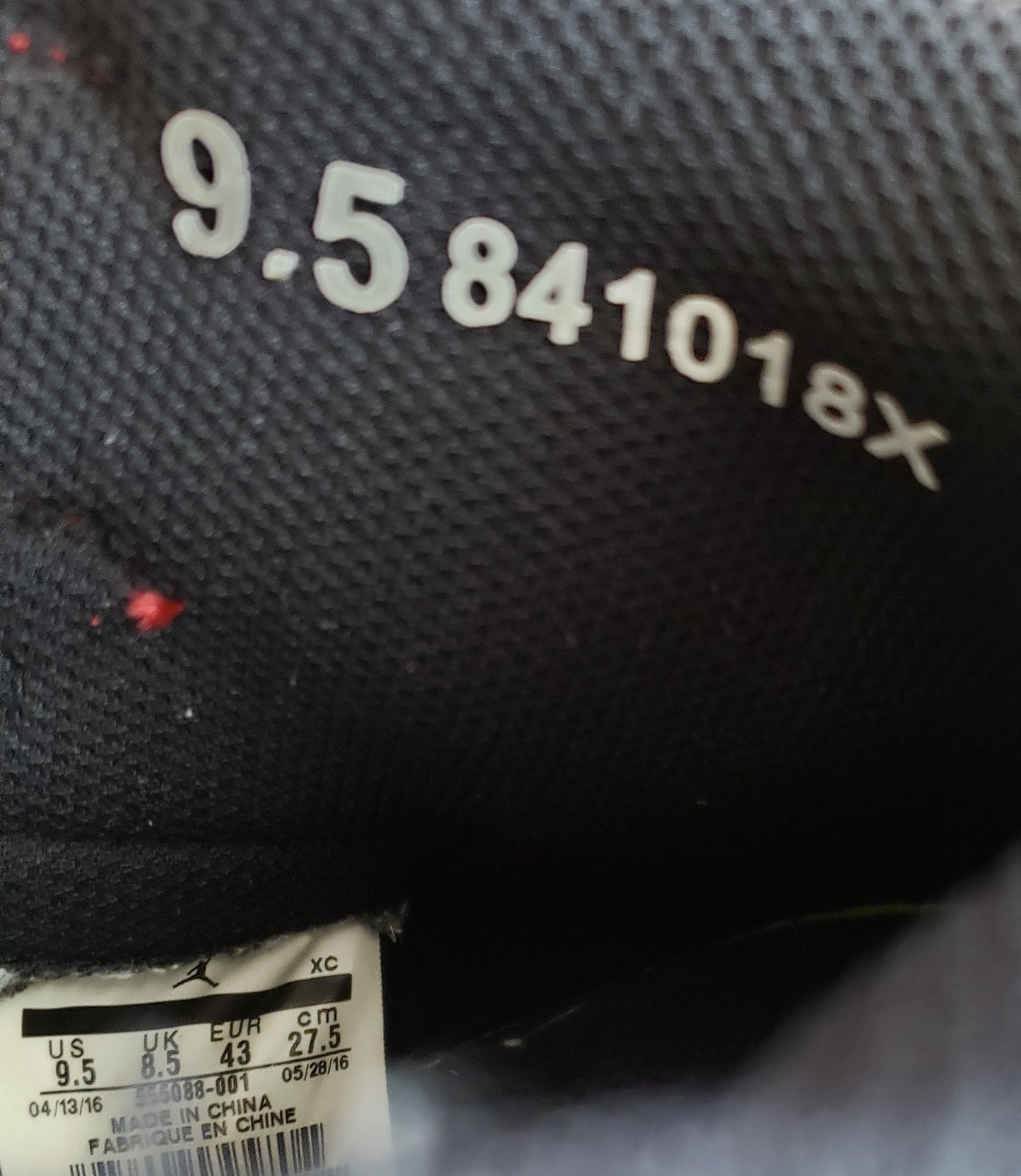 Air Jordan Retro 1 Bred Sneakers (VINTAGE-RARE)