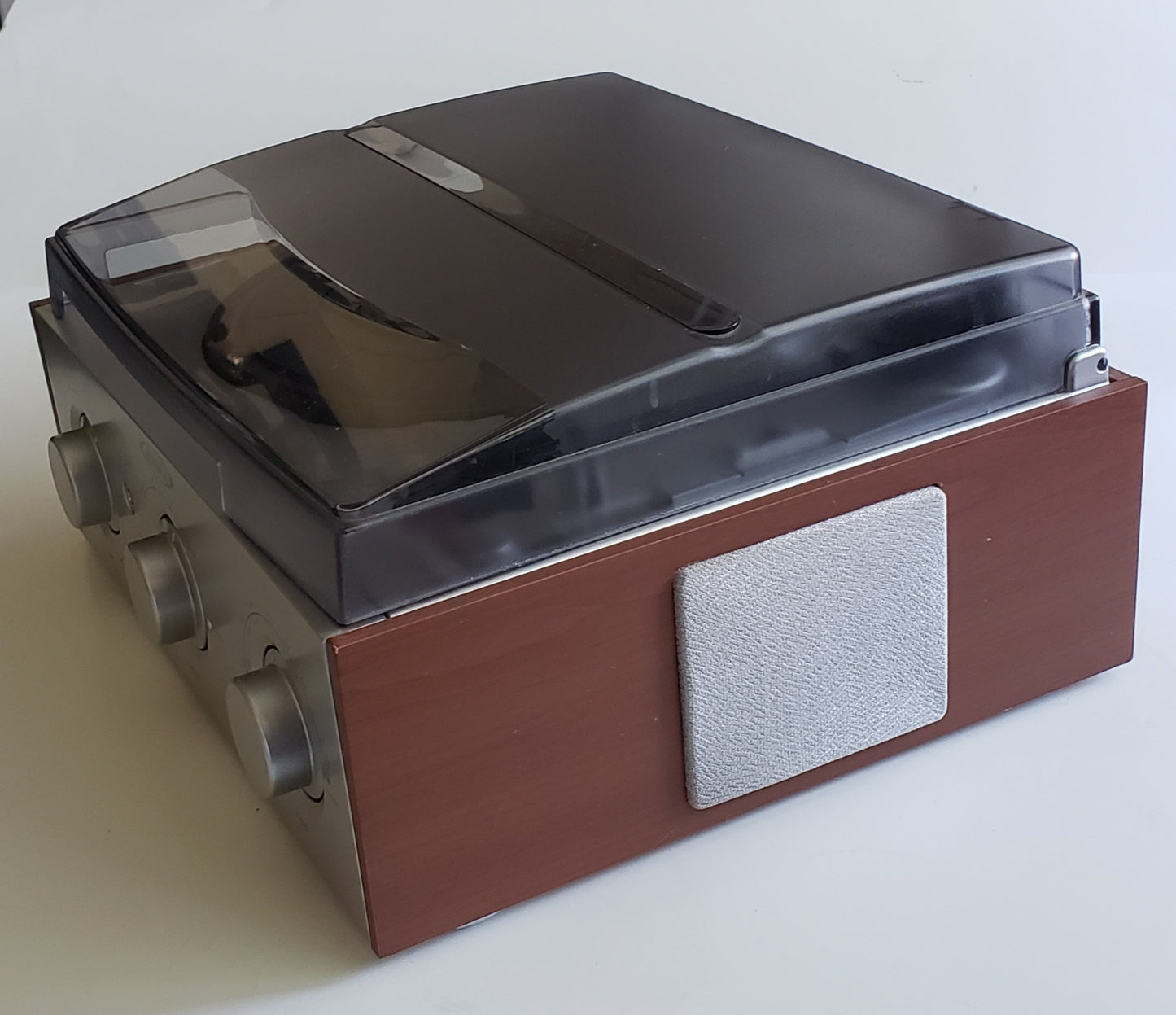 Jensen 3-Speed Stereo Turntable with AM/FM Stereo Radio