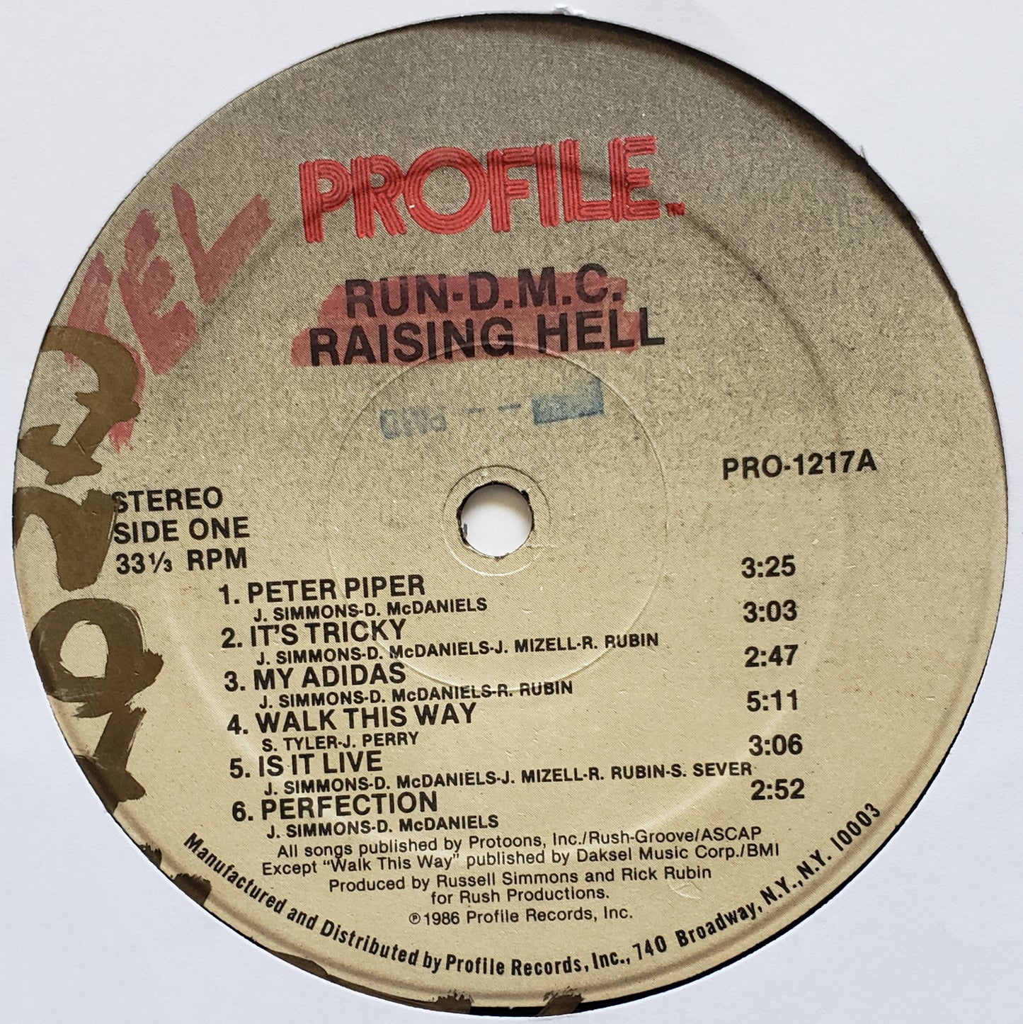 RUN DMC" RAISING HELL" (LP RECORD ALBUM) VNTAGE!!!