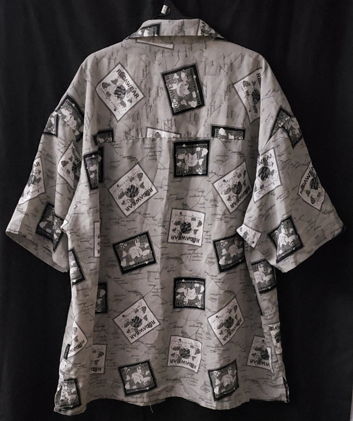 ROCAWEAR Hip Hop All Over Print Button Up Shirt Size Large (2XL) Vintage!!!